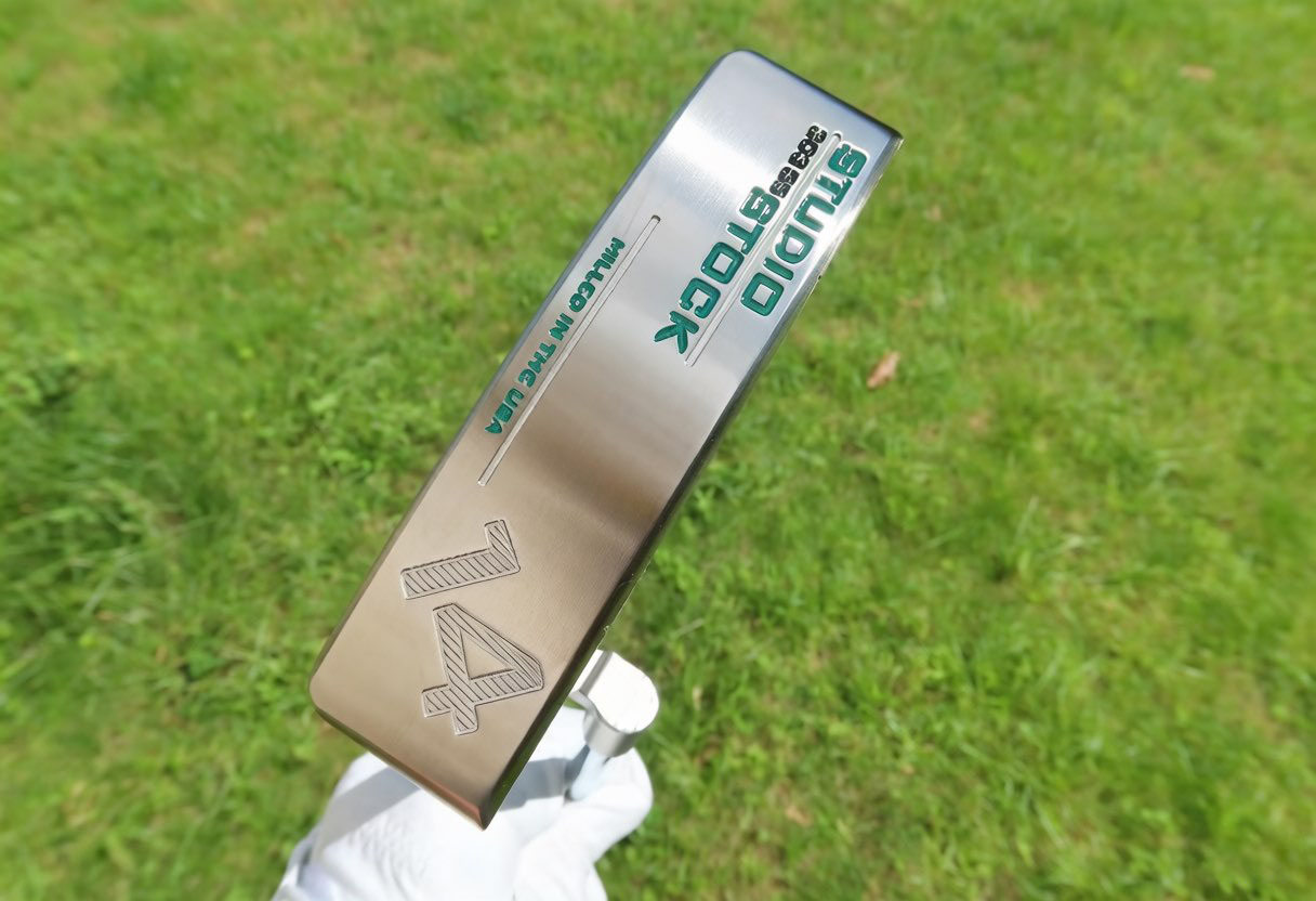 Golf Putter - Nouveau putter de golf Studio Stock